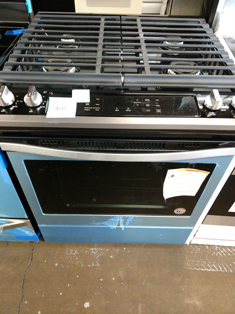 Black and stainless steel gas stove 